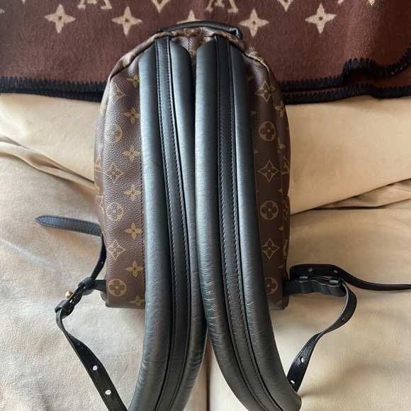 Louis Vuitton PM Palm Springs back back. - Picture 9 of 16